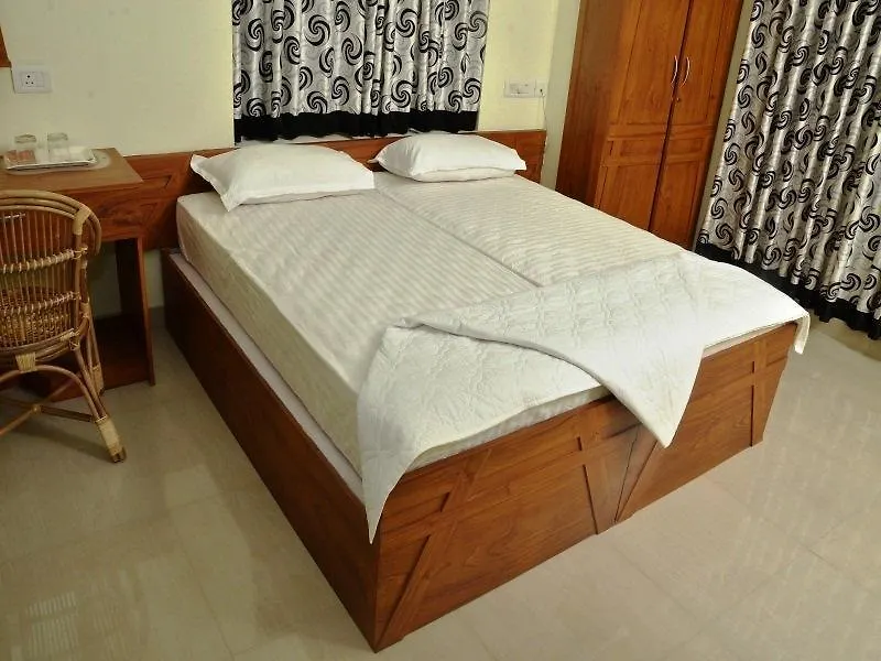 Hotel Sapphire Inn Nedumbassery