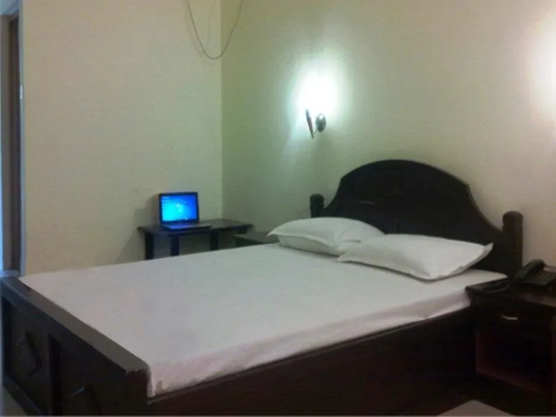 Sapphire Inn Nedumbassery Hotel