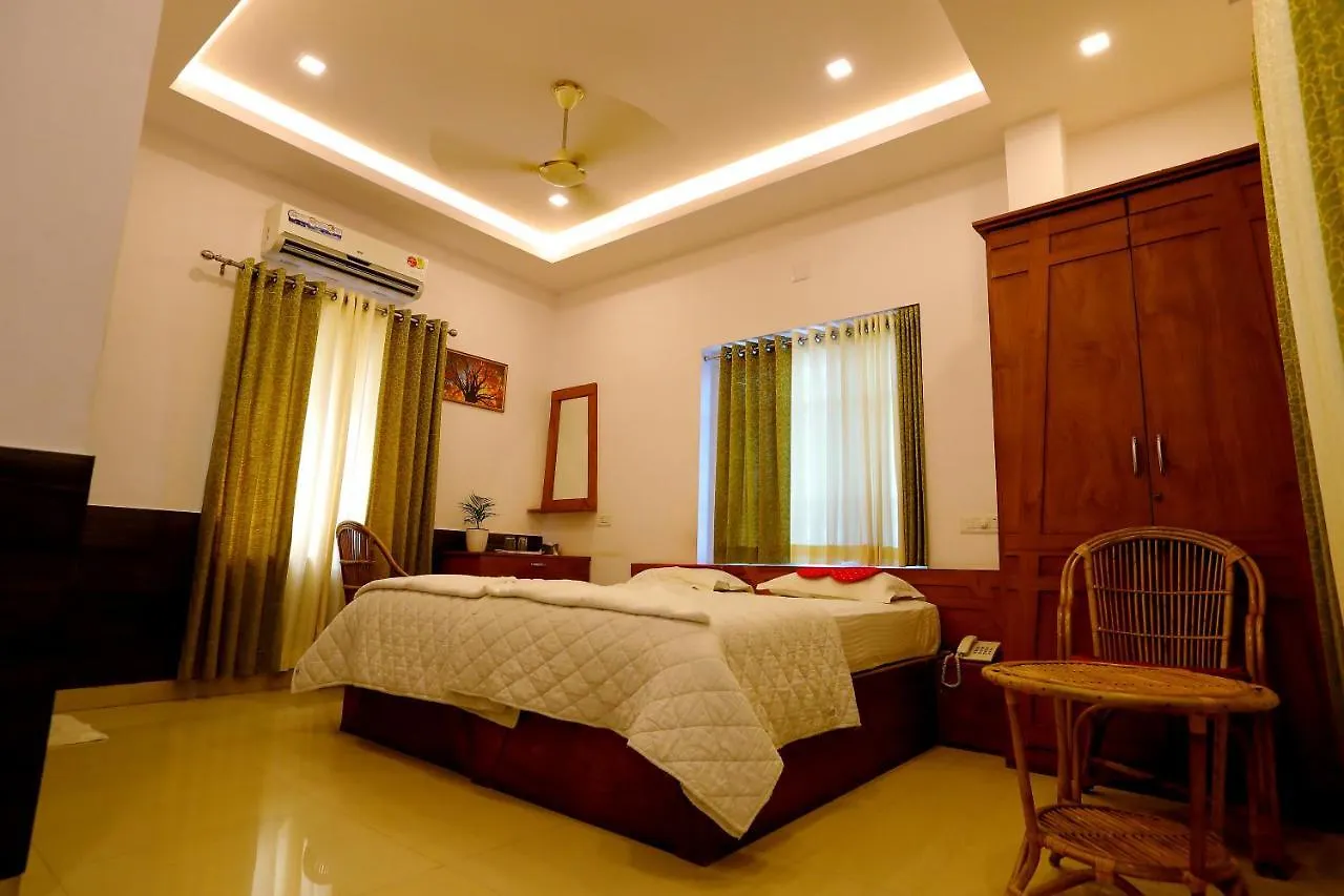 Sapphire Inn Nedumbassery 2*,  India